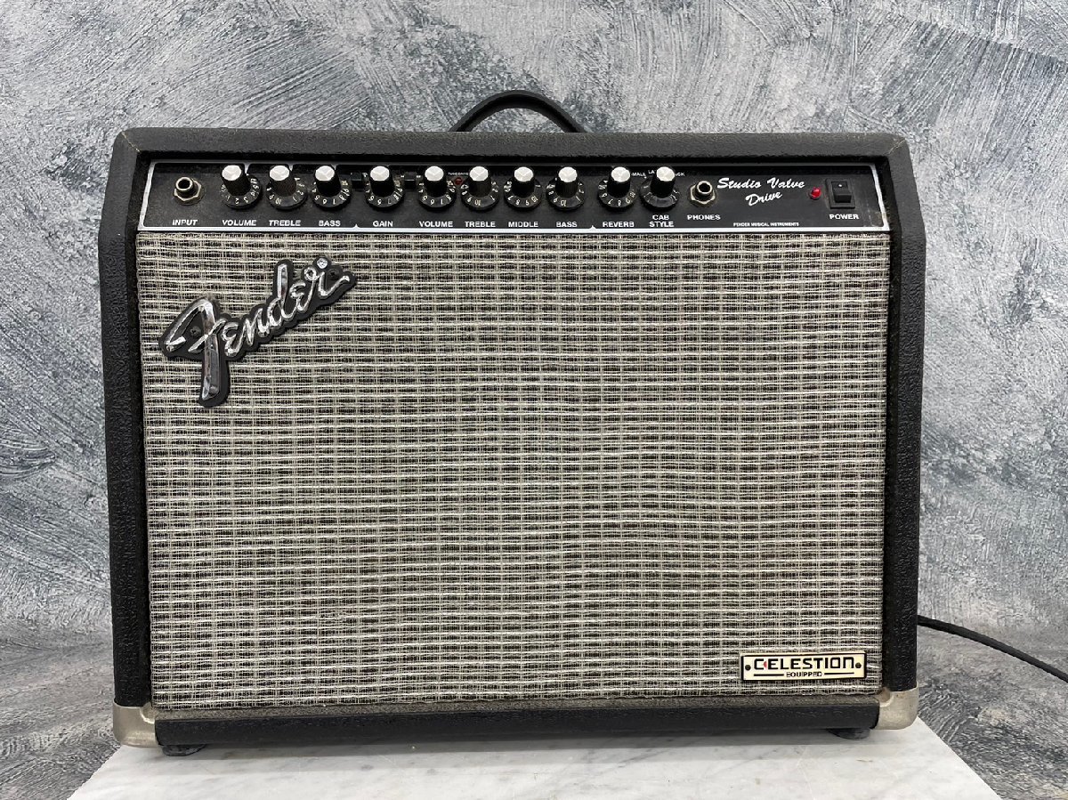 □t1096　中古★Fender　フェンダー　 SVD-20CE　ギターアンプ_画像2