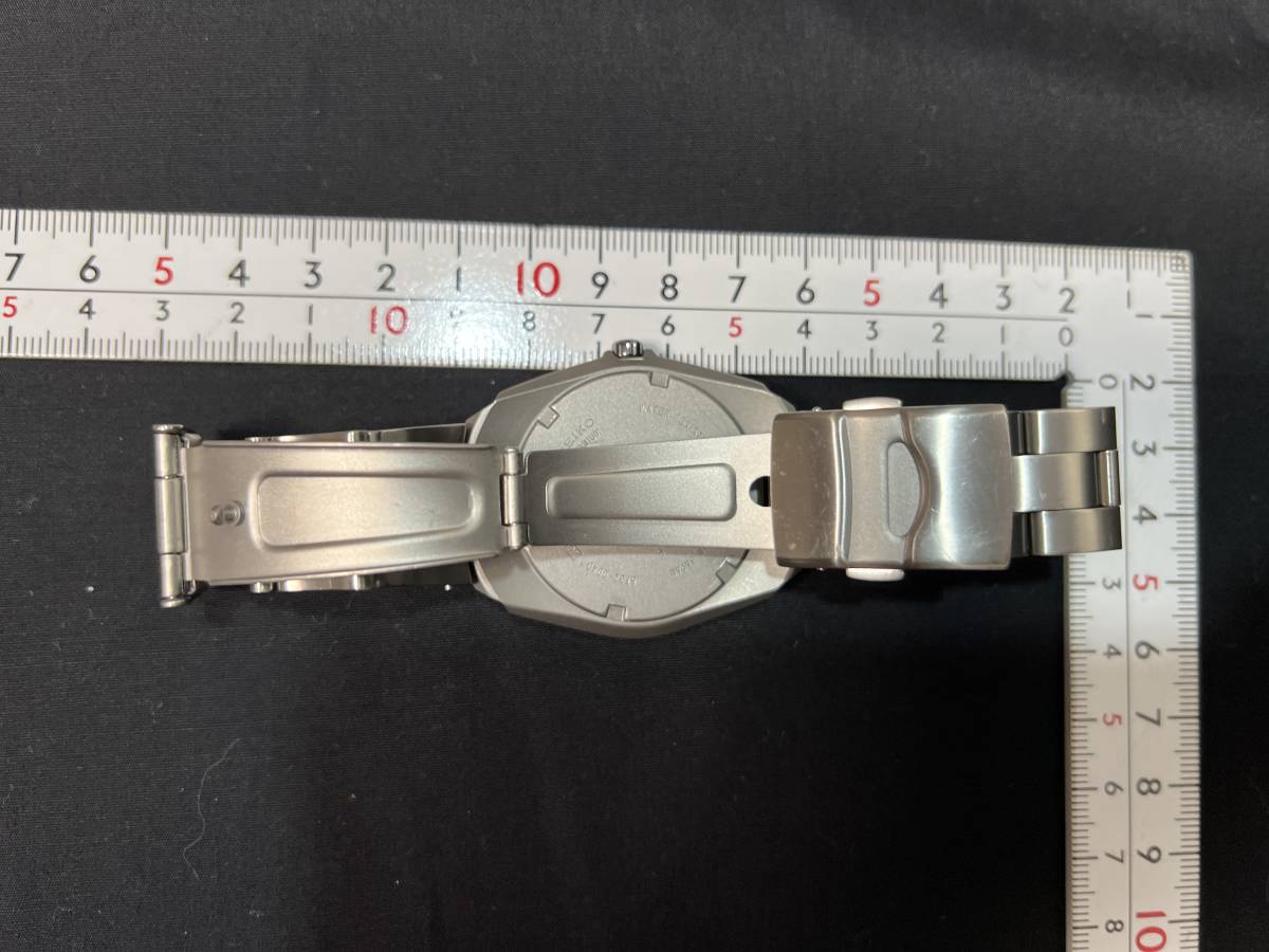 割と美品 電池切れ 正常動作保証 SEIKO セイコー 8F32-0040 QZ チタン Perpetual Calender パーペチュアル カレンダー メンズ 腕時計_画像7