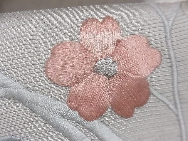 平和屋-こころ店■九寸名古屋帯　刺繍　霞取花文　銀糸　正絹　逸品　A-sx8338_画像5