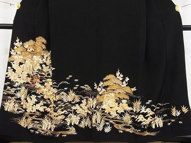 平和屋-こころ店■豪華黒留袖　総刺繍　御所車花文　やまと誂製　着丈154.5cm　裄丈67cm　正絹　逸品　A-ck6652_画像4