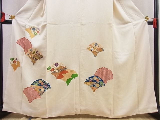 平和屋野田店■訪問着　駒刺繍　扇面吉祥花唐草文　金彩　逸品　n-pk4382_画像3