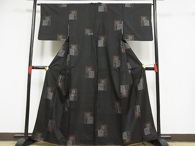 平和屋-こころ店■本場大島紬　７マルキ　色紙花文　やまと誂製　着丈161cm　裄丈64cm　正絹　逸品　1B-np1090_画像1