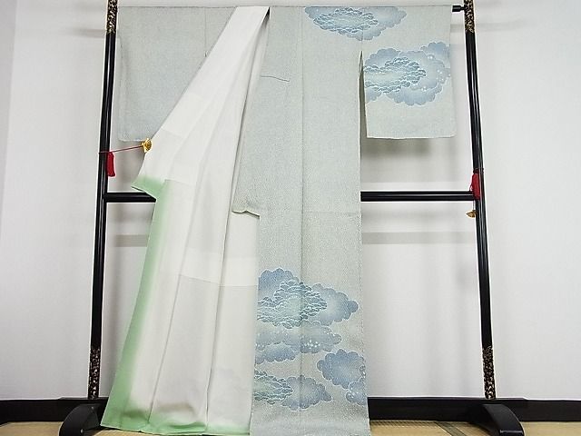 平和屋-こころ店■名門　藤娘きぬたや・杢目絞り　訪問着　雲重ね文　着丈169cm　裄丈68cm　正絹　逸品　A-ck6849_画像2