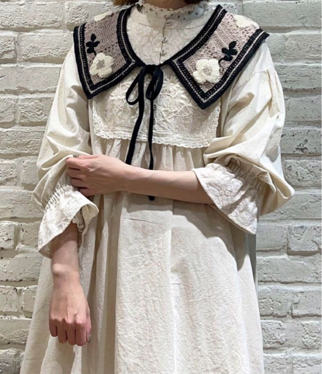 サマンサモスモス 胸元メッシュレースと刺繍のワンピース キナリ サマンサモスモス 胸元メッシュレースと刺繍のワンピース キナリ