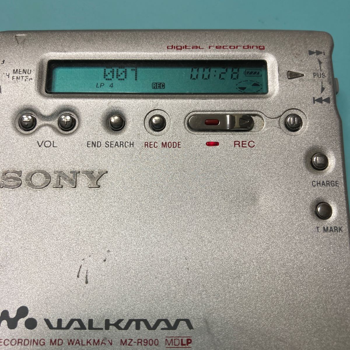 SONY mz-r900-s故障ジャンク品ノークレーム商品 mdポータブル レコーダー WALKMAN_画像3