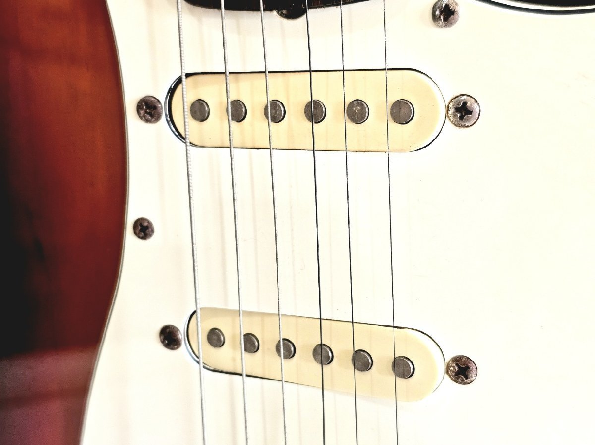 Fender フェンダー ストラトキャスター STRATOCASTER スクワイヤーシリーズ エレキギター 6弦 演奏 練習_画像8