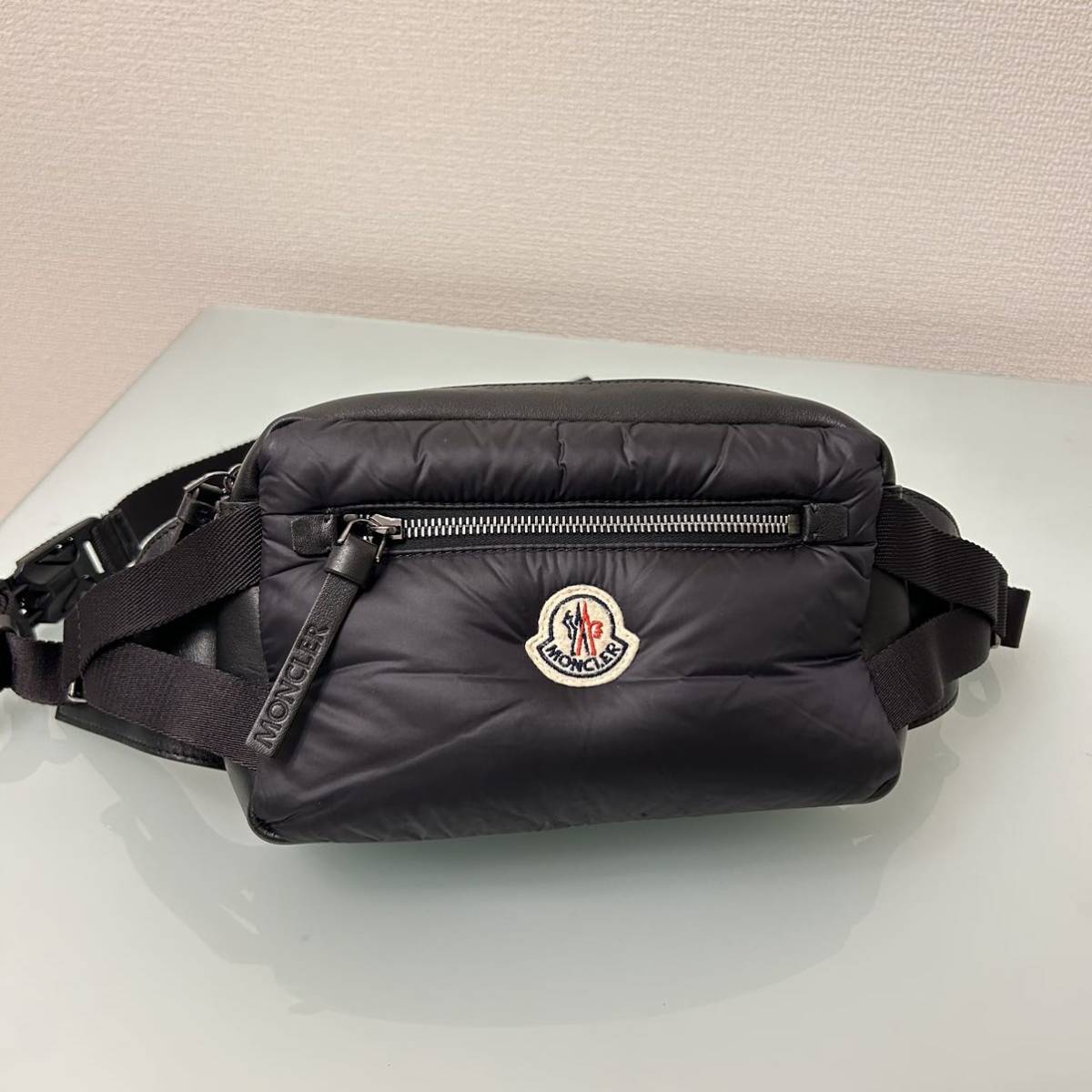 【激レア】【美品】MONCLER モンクレール　ボディバッグ ショルダーバッグ ブラック _画像1