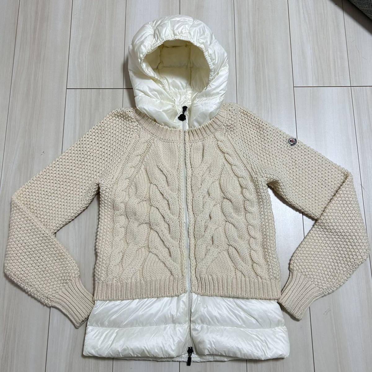 【レア】【最安値】MONCLER モンクレールジップアップ セーター カーディガン ジャケット ベージュ　S_画像1