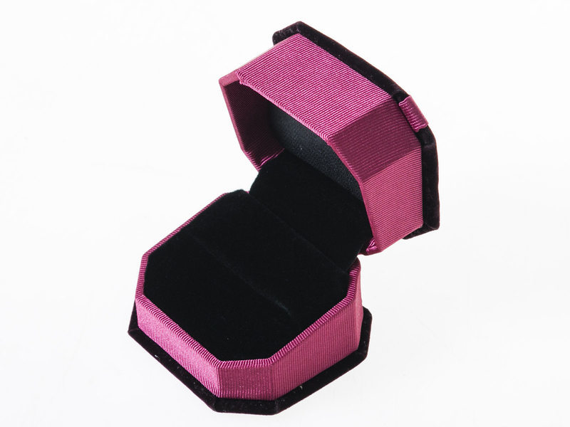 リボン付き 上品感 ブラック×ピンク 起毛布 アクセサリー収納ケース ディスプレイボックス #指輪用 ZA-42993_画像1