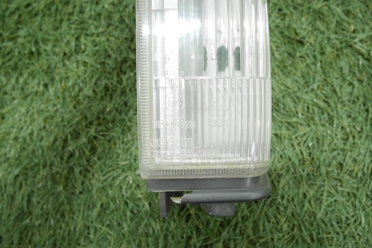 中古 日産 NISSAN 純正 テラノ D21 系 クリスタル コーナー ランプ ウィンカー レンズ ライト 左 単品 グレー KOITOジャンク (C1723D)_画像2