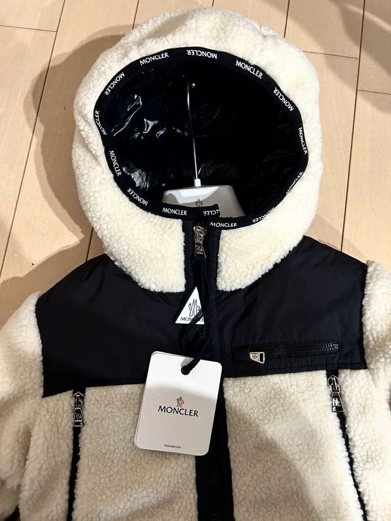 モンクレール MONCLER フーデッドボアダウン ビッグロゴ 即完売 サイズ