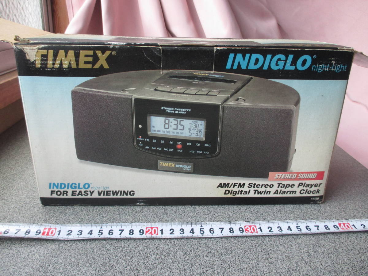 ラジカセ　未使用　TIMEX　INDIGLO　AM/FM ステレオテーププレイヤー 箱はボロボロ破れ有です 目覚まし3段切替方式 中古 CDは聞けません_ラジカセ 目覚まし時計 TIMEX INDIGLO 時計