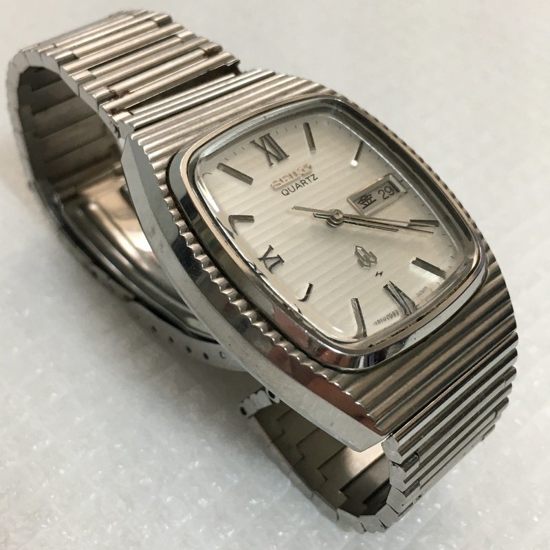 １円～ 珍品 電池交換済 SEIKO セイコー スクエア型 訳有 メンズクオーツ 腕時計 デイデイト 43-5050 ベルト切れ IW304AT01SK//_画像2