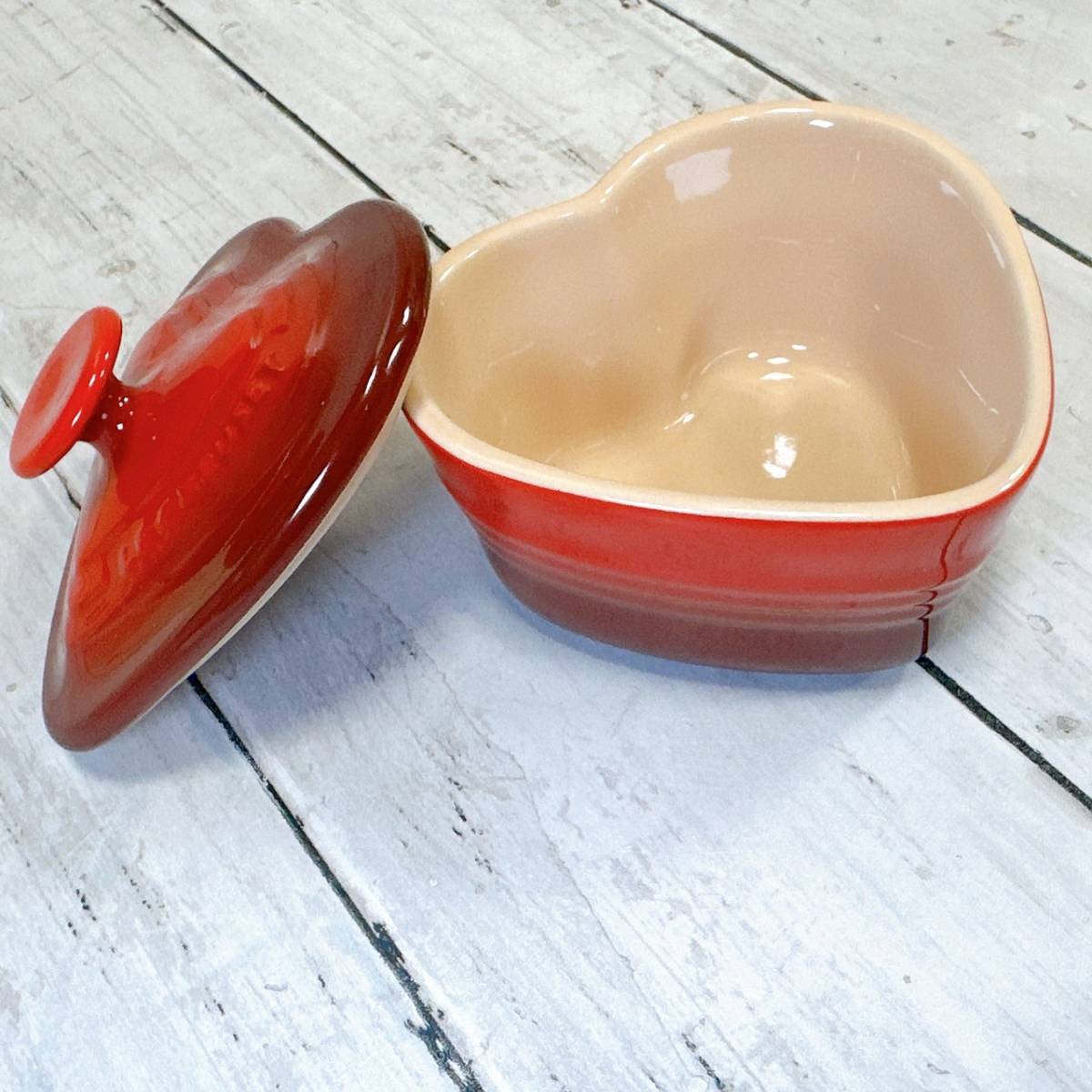 ル・クルーゼ LE CREUSET ハート型 赤 チェリーレッド ココット 洋食器　陶器 蓋付き【14950】_画像2