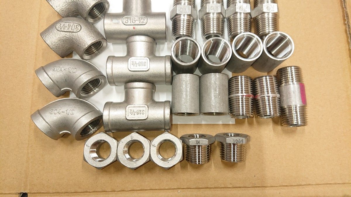 未使用品 配管継手 1/2B ステンレス SUS316や304 エルボ チーズ 未使用品 配管継手 1/2B ステンレス SUS316や304 エルボ チーズ