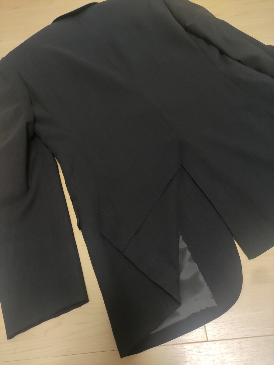 美品 スーツ セットアップ チャコールグレー リキエスタ 正規品 ブランド 大賀 スタイリッシュ スラントポケット シングル グレー 灰色_画像6