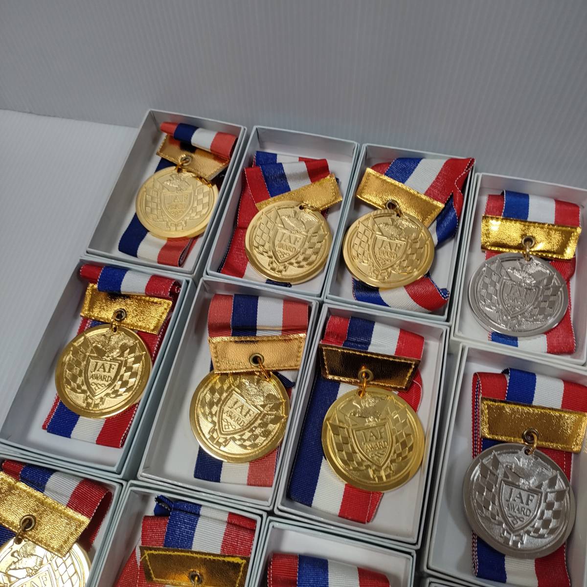 [G0537] JAF AWARD 日本自動車連盟 メダル まとめ売り　/金メダル/銀メダル/銅メダル/大量/まとめて/レトロ/_画像2