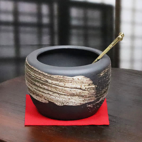  Shigaraki . fire pot ceramics ... hand ... hand . hand ...... Japanese style ashtray . kimono interior stylish Japanese style kiln . is . eyes Mini fire pot hi-0039