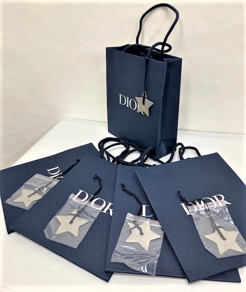 DIOR ディオール メンズ　紙袋　ショッパー　５枚セットチャーム付き_画像2