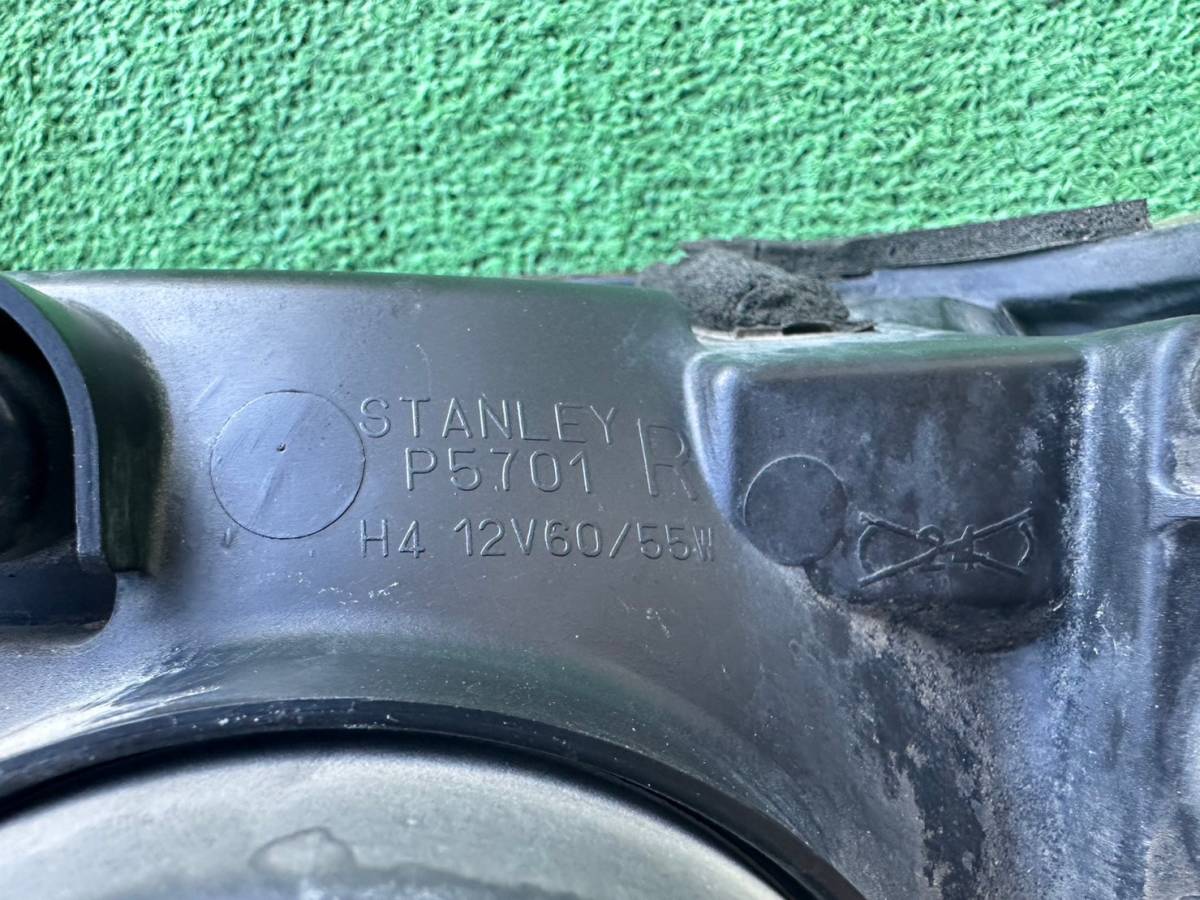 U61V ミニキャブ 右ヘッドライト スタンレー P5701 取り付けOK 0512_画像6
