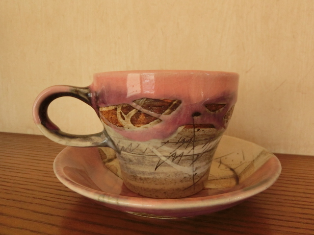 ◆美濃焼 鶴琳窯 新品 ＰＩＮＫ ピンク コーヒー碗皿 新品◆_画像1