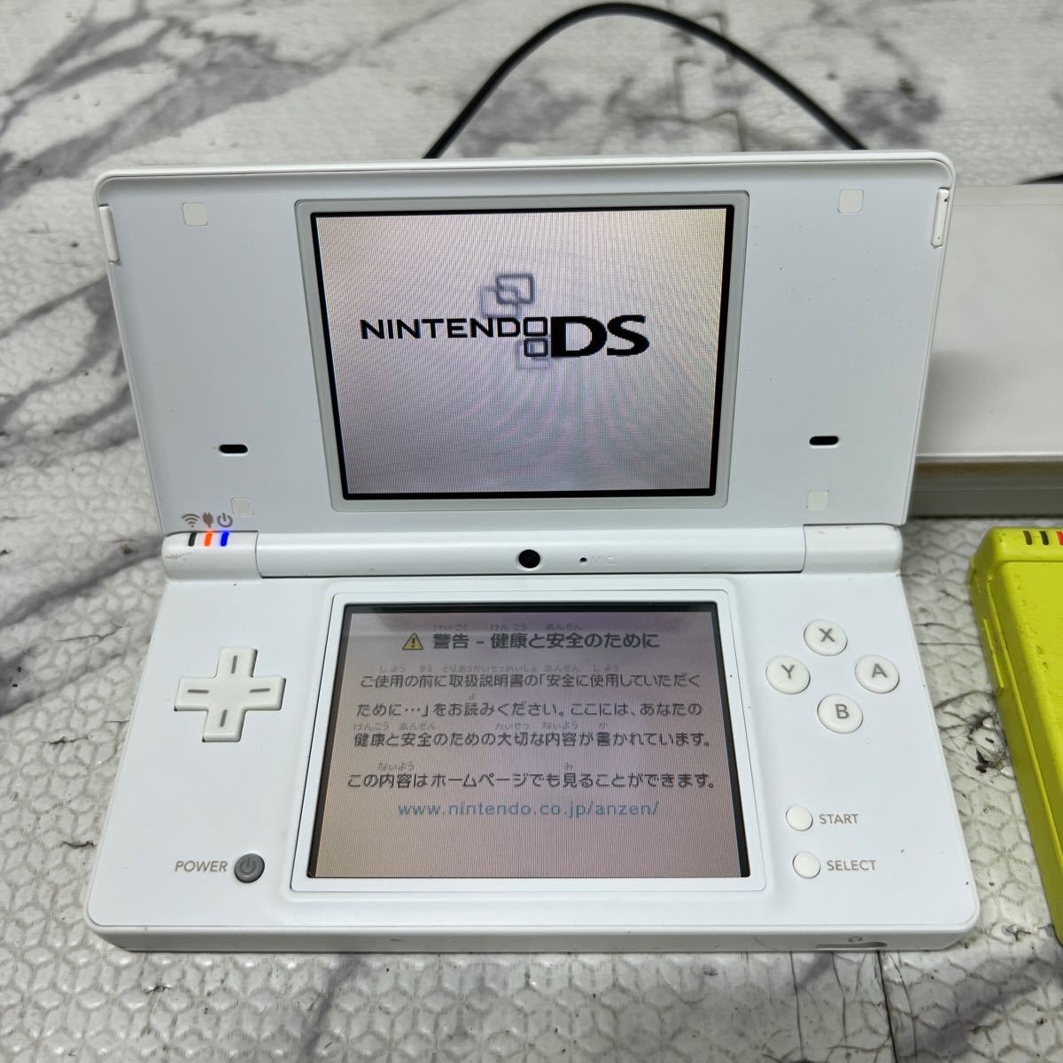 MYG-934 激安 ゲー厶機 本体 Nintendo DSi LL / DSi 通電OK 3点 まとめ売り ジャンク 同梱不可_画像4