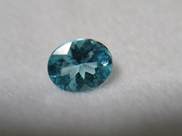 パライバカラー　アパタイト　0.45ct　オーバル_画像1