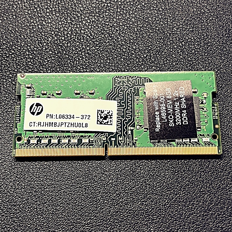 【中古】hp 8GB L06334-372 DDR4-3200MHzの画像1