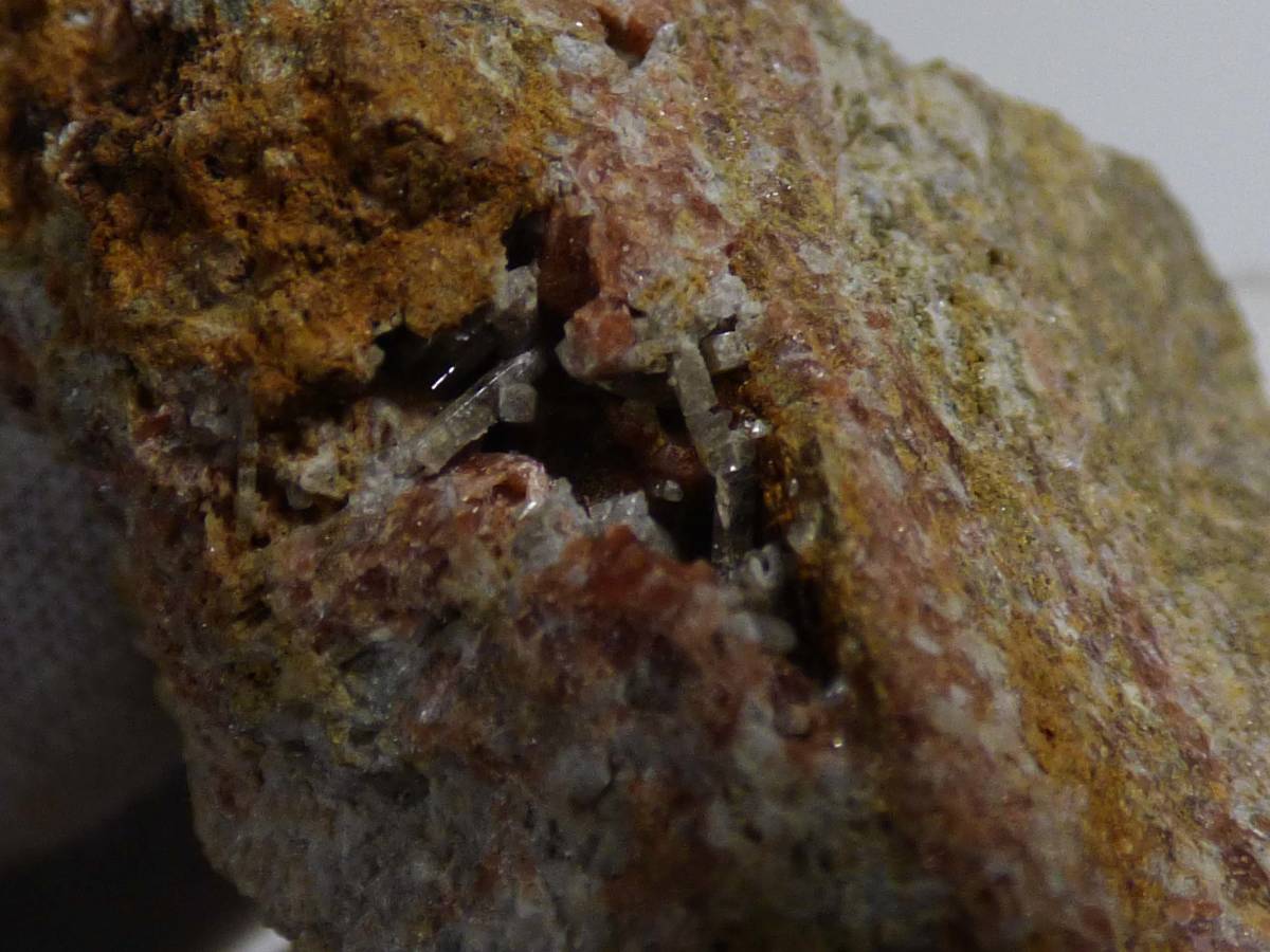 国産鉱物　和束町のベスブ石、灰バンザクロ石_画像1