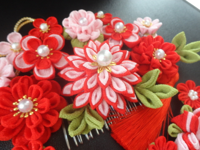 *otowa* flower ornamental hairpin * comb * red & peach * red & pink * Japanese clothes * kimono * crepe-de-chine * knob skill * coming-of-age ceremony *.. sleeve * hakama *. industry *RRP080