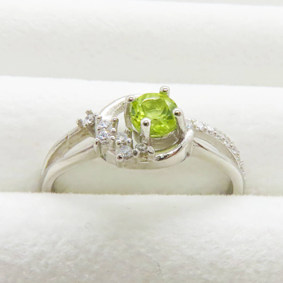 新品 ペリドット 指輪 クラウン ダイヤモンド 925 シルバー リング 指輪 天然石 宝石 8月 誕生石 ヴィンテージ ジルコニア 月の画像4