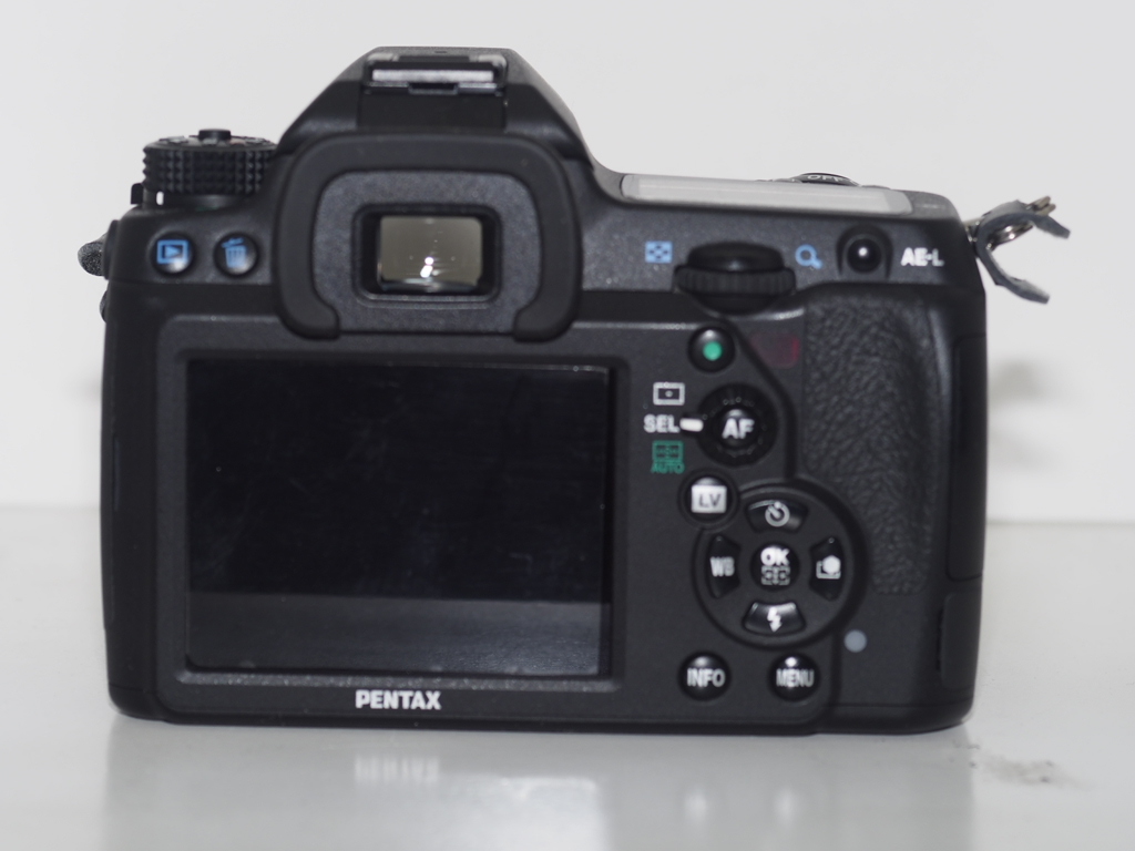 【美品】PENTAX K-5 II s ボディ　シャッター数　14，676　箱、付属品すべて有り_画像3