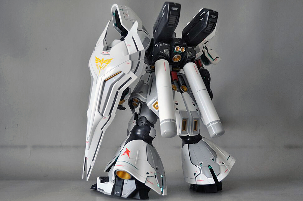 ☆1/100 MG アムロ専用サザビー Ver.Ka νガンダムカラー 塗装済完成品☆_画像4