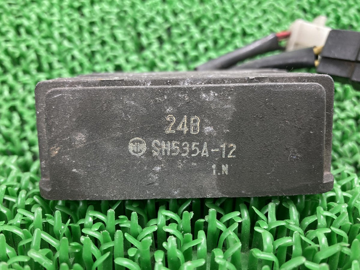 グース350 レギュレター スズキ 純正 中古 バイク 部品 24B SH535A-12 レギュレーター レクチファイア 機能的問題なし 品薄 車検 Genuine_24B/SH535A-12