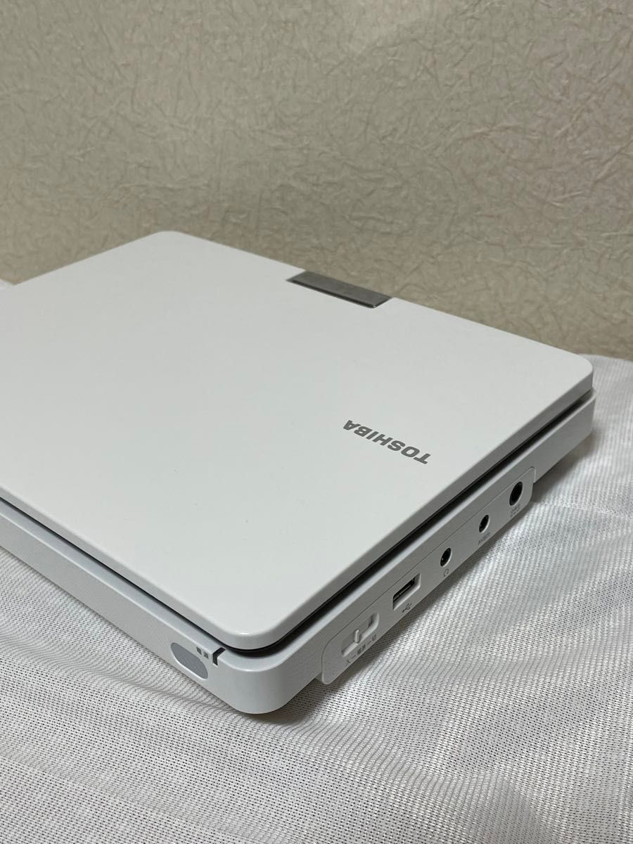 TOSHIBA 9V型 ポータブルDVDプレーヤー REGZA SD-P910S 東芝 TOSHIBA 9V型 ポータブルDVDプレーヤー REGZA SD-P910S 東芝