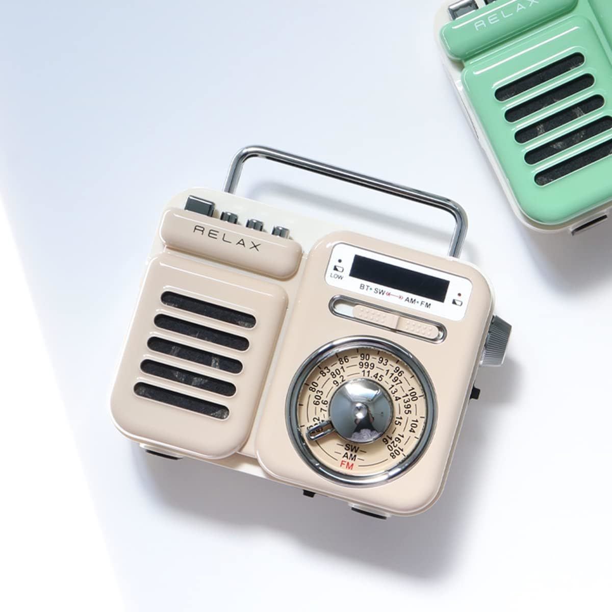 multifunction . portable radio mobile radio RELAX disaster prevention car middle speaker FM AM SW Bluetooth LED light small size retro wonderful present . you .