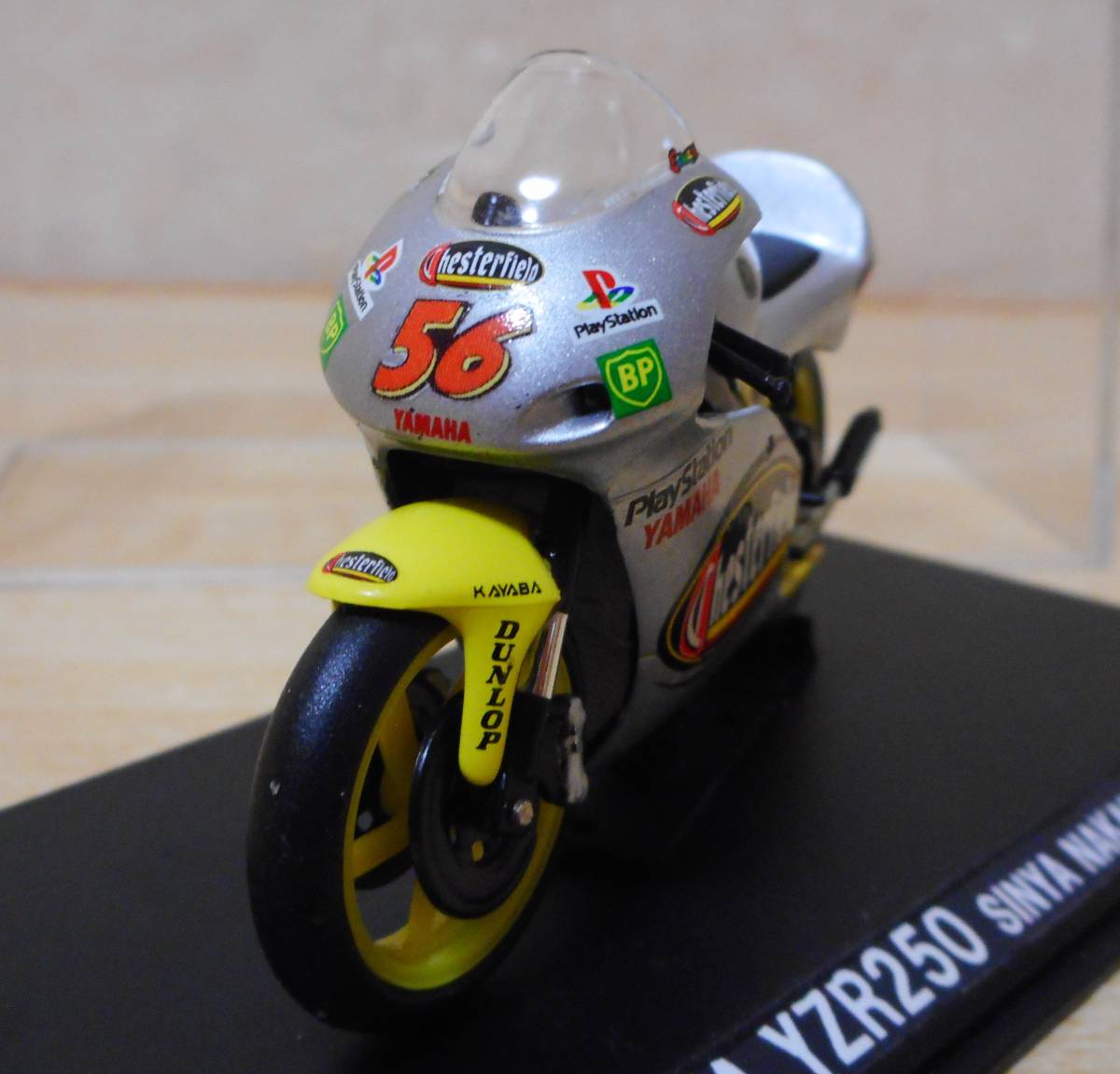 《中野真矢・Chesterfield仕様・カスタム》 1/24 ヤマハ YZR250 2000 #56【イクソ(IXO)改造】_画像1