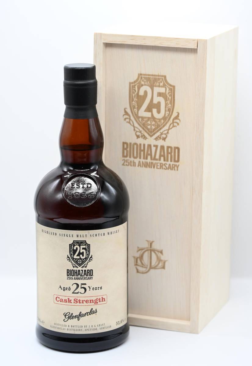 ■新品 グレンファークラス　GLENFARCLAS 25年 カスクストレングス バイオハザード 25周年記念ボトル 700ml 51.6% _画像1