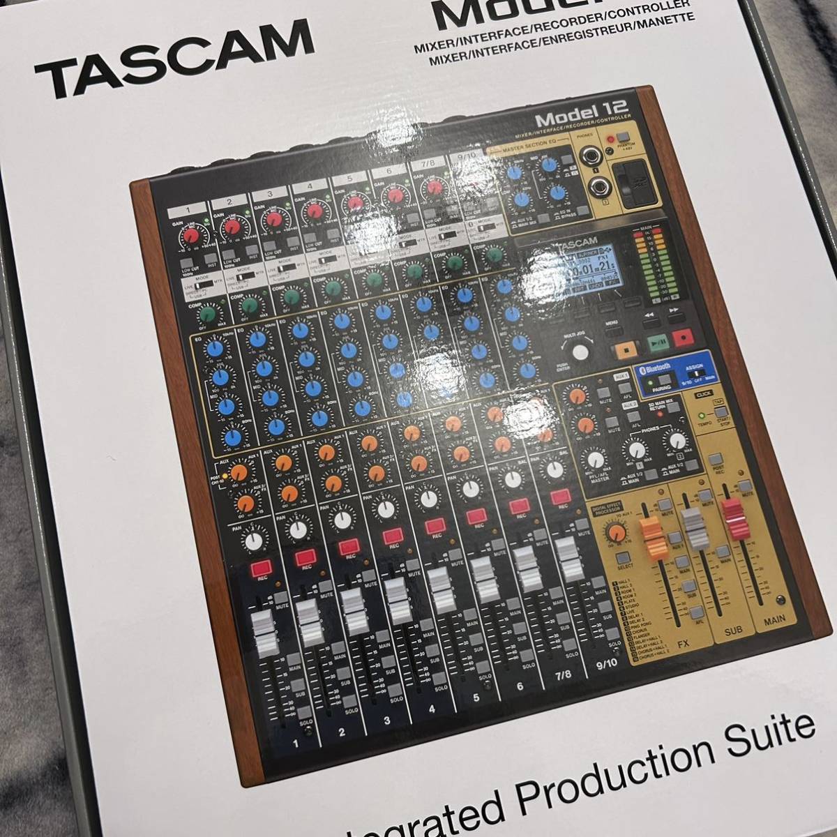 TASCAM Model 12 オールインワン・プロダクション・ミキサー TASCAM Model 12 オールインワン・プロダクション・ミキサー