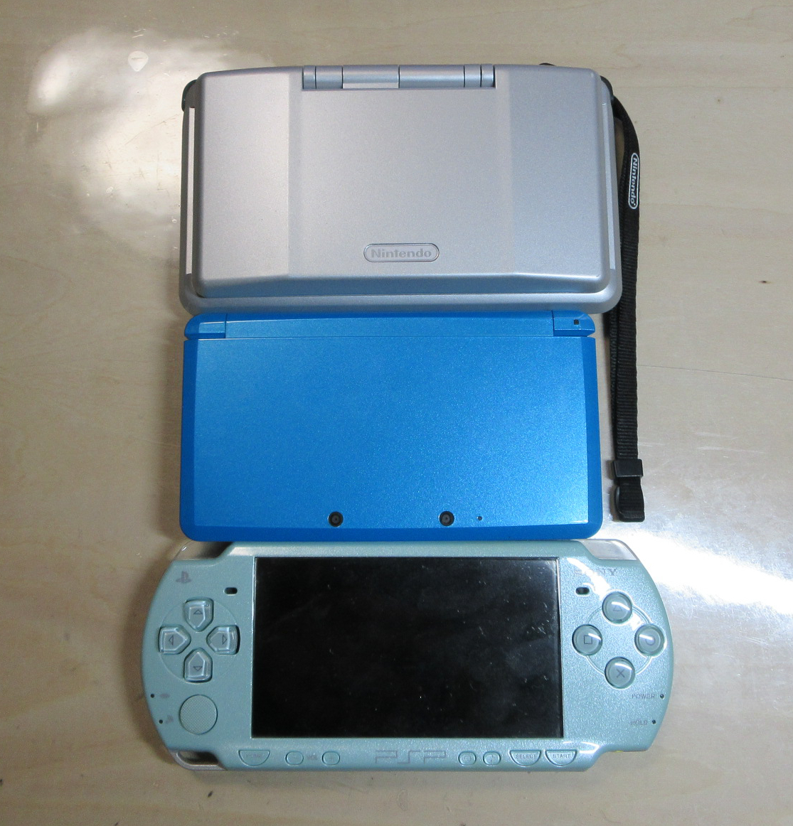 ジャンクゲーム機 詰め合わせセット PSP-2000 / DS / 3DS PSPとDSは動きます_画像2
