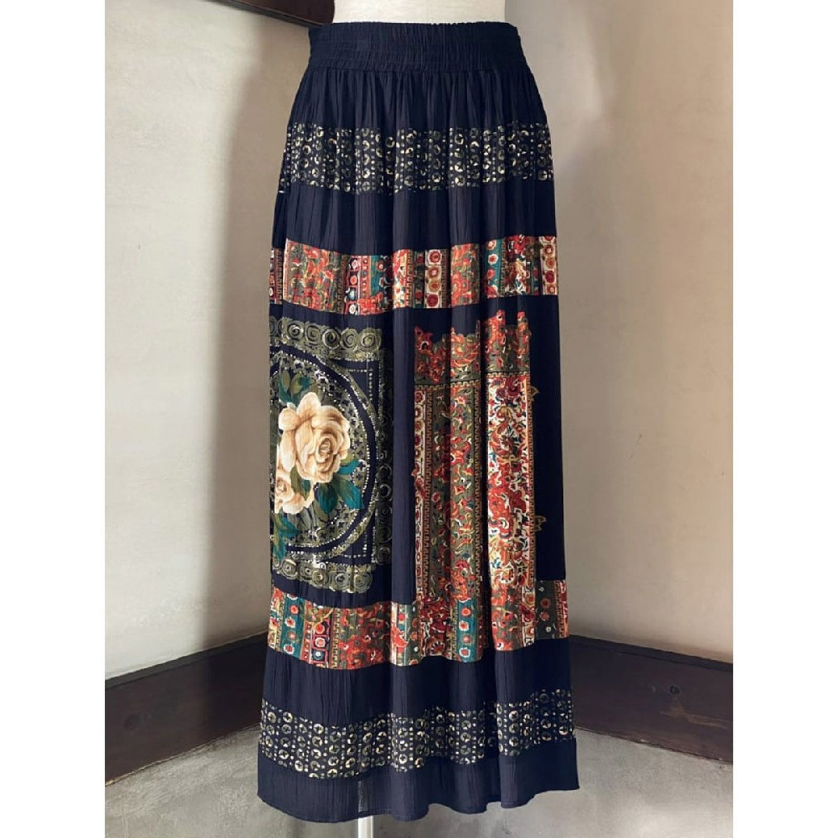 80s CAROLE LITTLE large floral pattern skirt〈sk231106〉