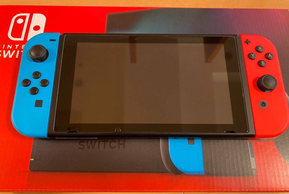 Nintendo Switch 本体 ニンテンドー スイッチ スウィッチ 任天堂 Micro SDカード つき 本体ケース つき