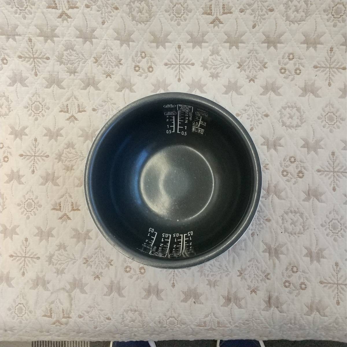 【44J】中古品 アイリスオーヤマ IHジャー炊飯器 5.5合炊き KRC-IC50-B 2018年製_画像5