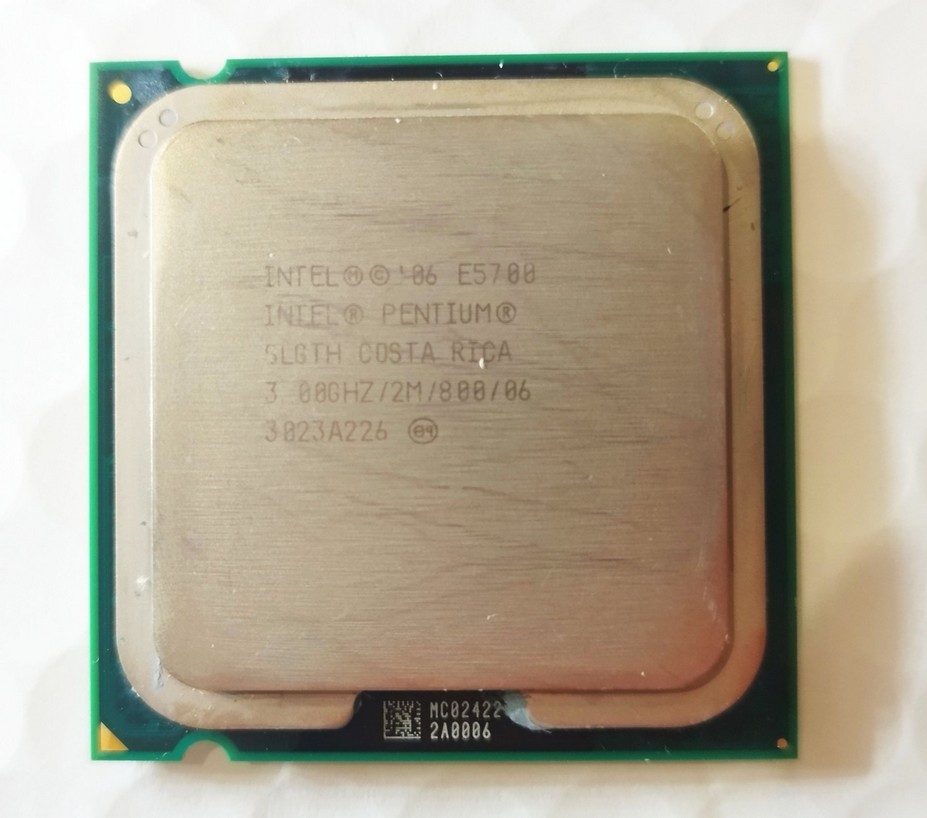 CPU中古品　動作確認品　Intel Pentium E5700 デスクトップパソコン向け_画像1