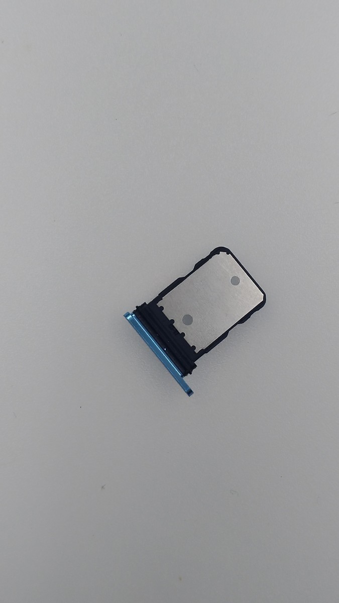 pixel 7a ブルー　青　SIMカードトレイ　_画像2