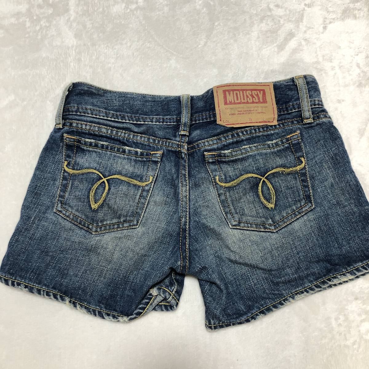 WS0467 大人可愛い MOUSSY VINTAGE レディース ショートパンツ 日本製 かわいい 24 コットン ヴィンテージ 人気 ダメージ 刺繍_画像2