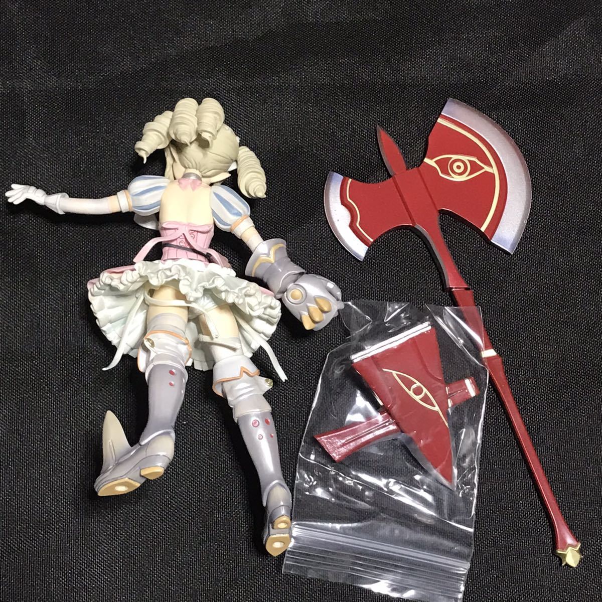 ジャンク品 メガハウス クイーンズブレイド 鋼鉄姫ユーミル　フィギュア_画像2