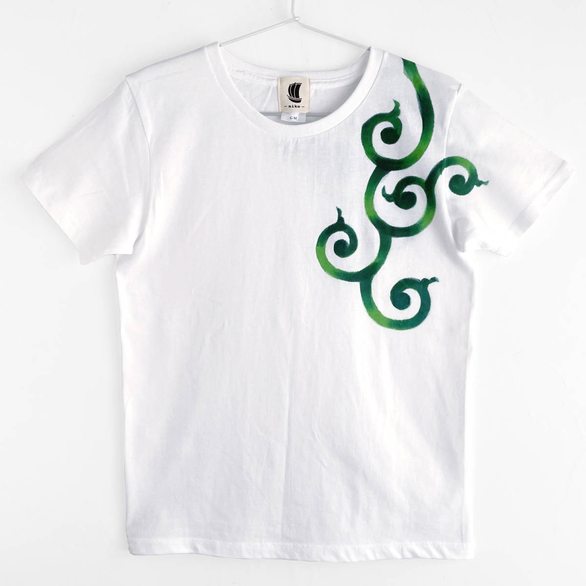 レディースTシャツ Lサイズ 唐草柄緑Tシャツ ホワイト ハンドメイド 手描きTシャツ_画像3