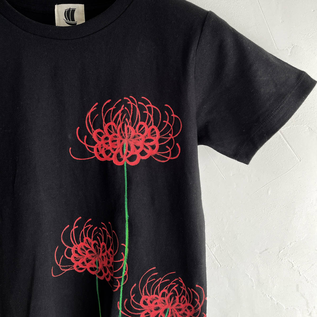  lady's T-shirt L size black .. floral print T-shirt hand made hand .. T-shirt peace pattern floral print autumn winter 