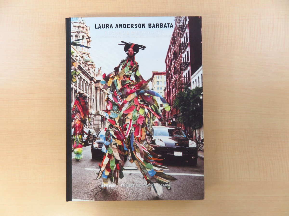 早割シーズン券 Laura 初版本(英語 Transcommunality』2012年 Barbata Anderson その他